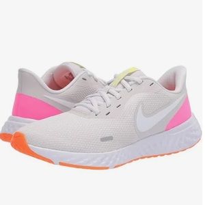 Nike Revolution 5 Running Sneakers